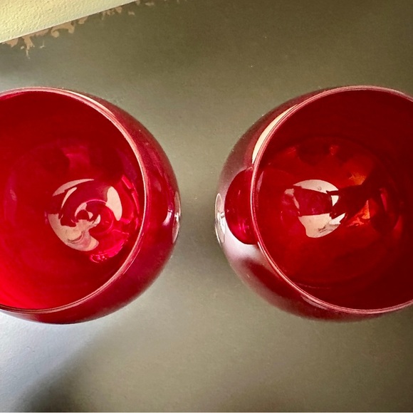 SET/2, VINTAGE, HAND BLOWN, RUBY RED, BALLOON WINE GLASSES. CLEAR STEM & BASE. - Picture 8 of 9